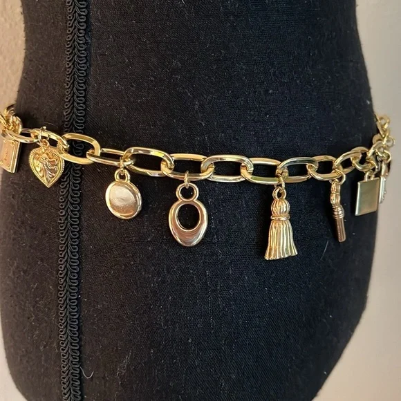 ESCADA Women’s Gold Tone Chain Link Charm Belt Made in Spain VINTAGE RARE FIND!! - Picture 2 of 15